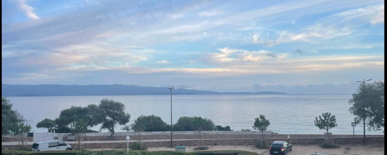 Superbe Pieds Dans L Eau Ajaccio Face A La Mer Plage De Sable Fin Route Des Iles Des Sanguinaires Exterior photo